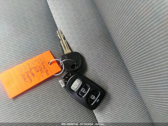 5NPD84LF2JH300998 Hyundai ELANTRA SEL
