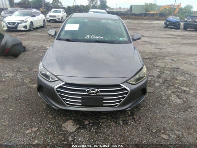 5NPD84LF2JH300998 Hyundai ELANTRA SEL