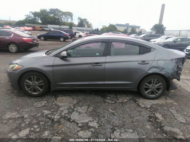 5NPD84LF2JH300998 Hyundai ELANTRA SEL