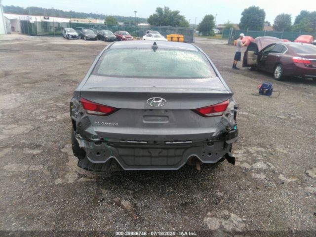 5NPD84LF2JH300998 Hyundai ELANTRA SEL