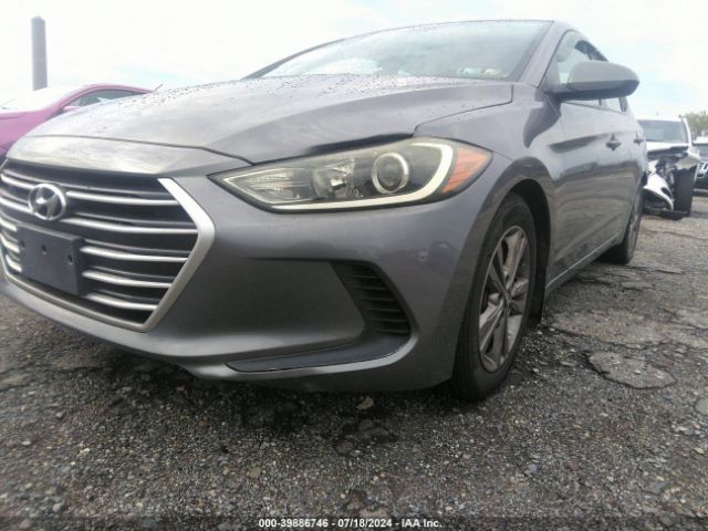 5NPD84LF2JH300998 Hyundai ELANTRA SEL