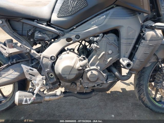 2021 YAMAHA MT09 JYARN71E6MA001130 Photo 7