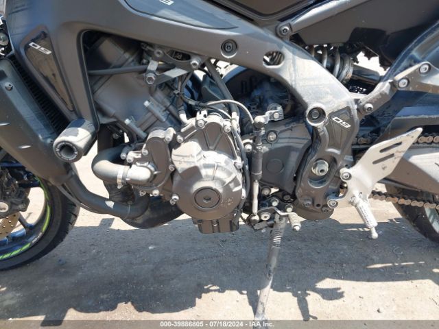 2021 YAMAHA MT09 JYARN71E6MA001130 Photo 8