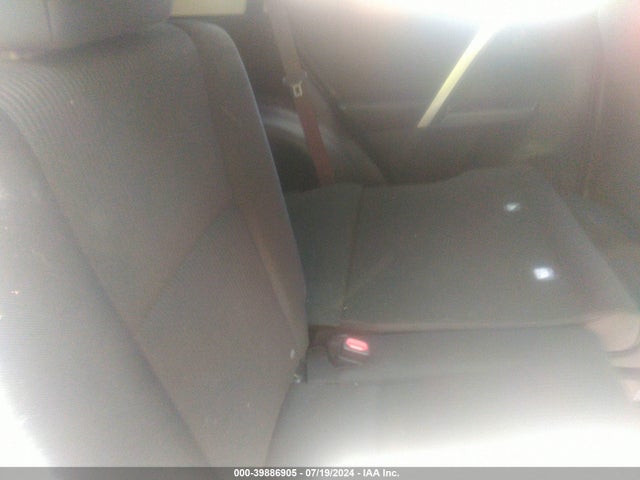 Toyota RAV4 LE 2018 JTMBFREV0JD240952 Image 8