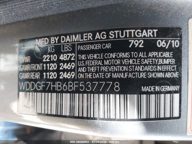 2011 MERCEDES-BENZ C 63 AMG WDDGF7HB6BF537778 Photo 8