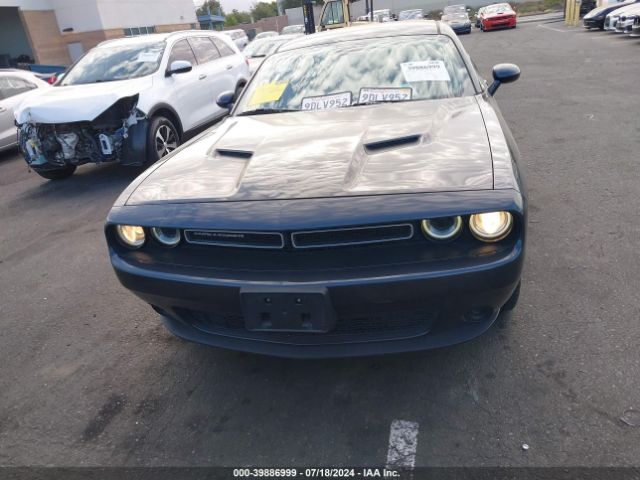2C3CDZAG8JH172179 Dodge Challenger Sxt
