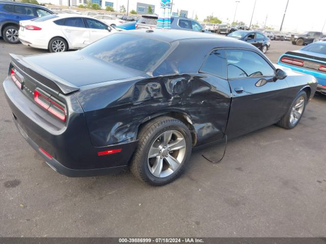 2C3CDZAG8JH172179 Dodge Challenger Sxt