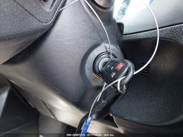Toyota COROLLA LE 2018 5YFBURHE0JP845858 Image 11