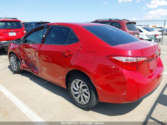Toyota COROLLA LE 2018 5YFBURHE0JP845858 Image 3