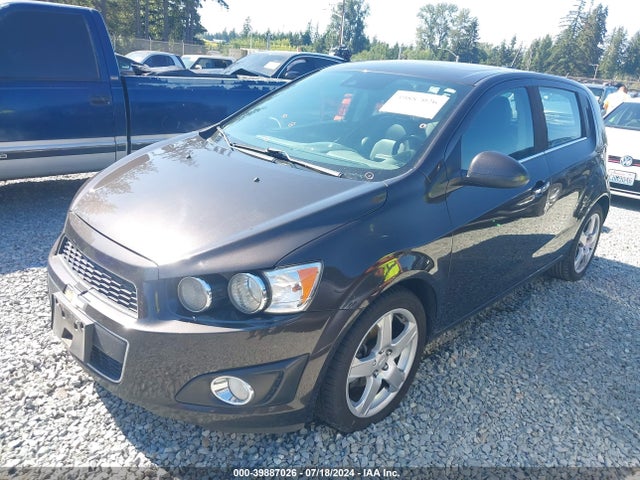 Chevrolet Sonic Ltz Auto 2015 1G1JE6SB1F4148417 Image 2