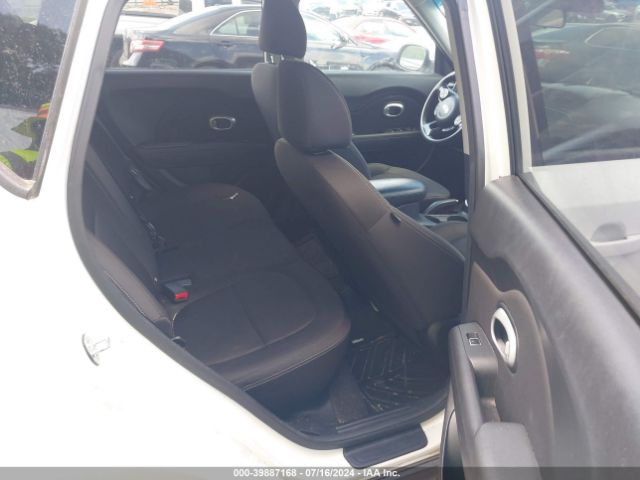 KNDJN2A25J7514369 KIA Soul