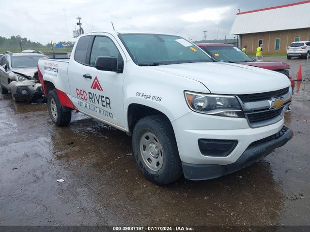 2018 1GCHSBEA8J1323332 main image