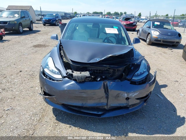 5YJ3E1EBXKF391712 Tesla Model 3 Long Range/performance