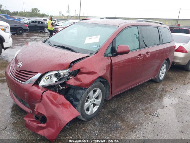 Toyota Sienna Le 8 Passenger 2016 5TDKK3DC5GS752633 Image 2