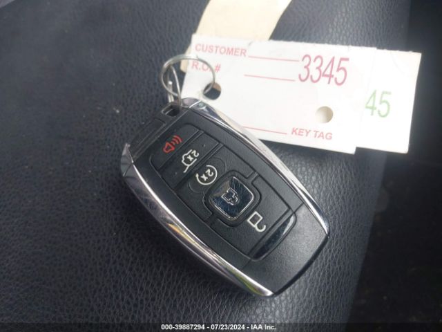 5LMCJ1D90KUL33540 Lincoln Mkc Standard