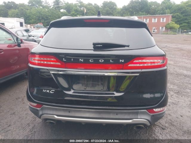 5LMCJ1D90KUL33540 Lincoln Mkc Standard