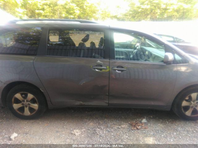 5TDKK3DC7FS625364 Toyota Sienna Le 8 Passenger