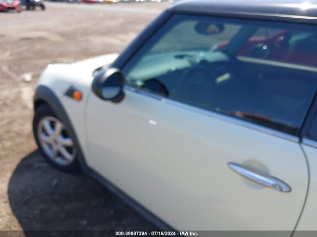 2008 MINI COOPER WMWMF33518TT62354 Photo 5