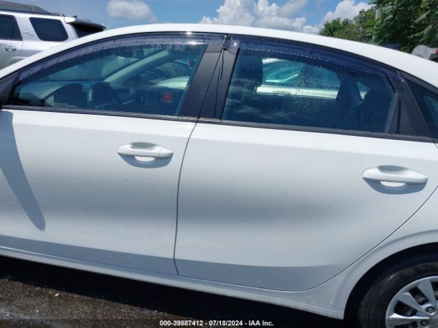 3KPF24AD8ME353547 KIA FORTE FE