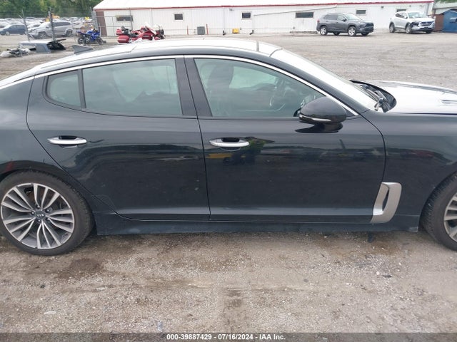 KIA Stinger Premium 2018 KNAE25LA3J6012026 Image 13