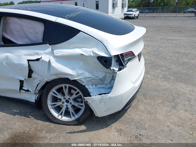 2023 TESLA MODEL Y 7SAYGDEE1PF611177 Photo 5