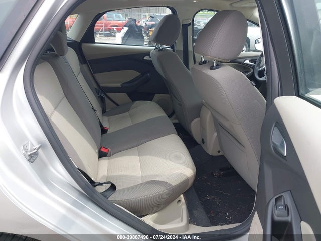 Ford FOCUS SE 2014 1FADP3K21EL135898 Image 8