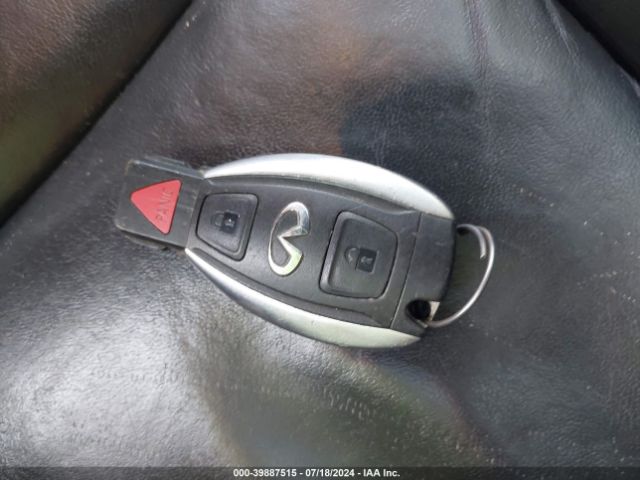 SJKCH5CP1HA025472 Infiniti Qx30 Premium