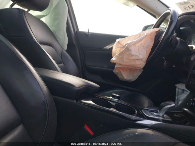 SJKCH5CP1HA025472 Infiniti Qx30 Premium