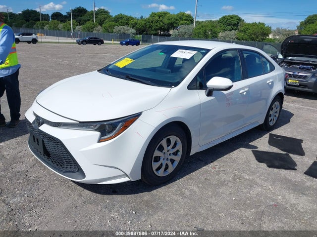 Toyota COROLLA LE 2021 5YFEPMAE6MP204266 Image 2