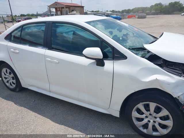 Toyota COROLLA LE 2022 5YFEPMAE1NP364394 Image 13