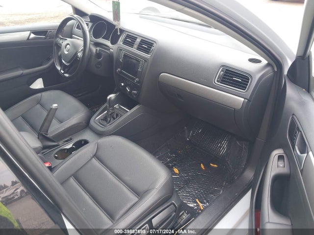 3VWDB7AJ6JM221920 Volkswagen Jetta 1.4t Se/1.4t Wolfsburg Edition