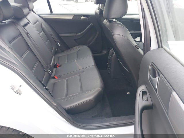 3VWDB7AJ6JM221920 Volkswagen Jetta 1.4t Se/1.4t Wolfsburg Edition