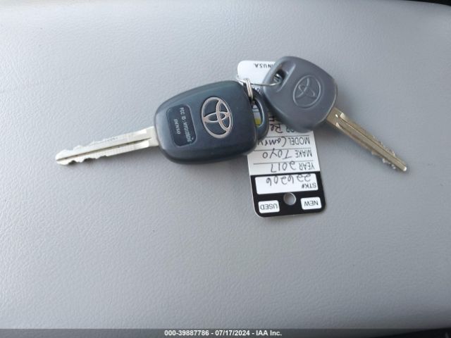 4T1BF1FK7HU763879 Toyota CAMRY SE