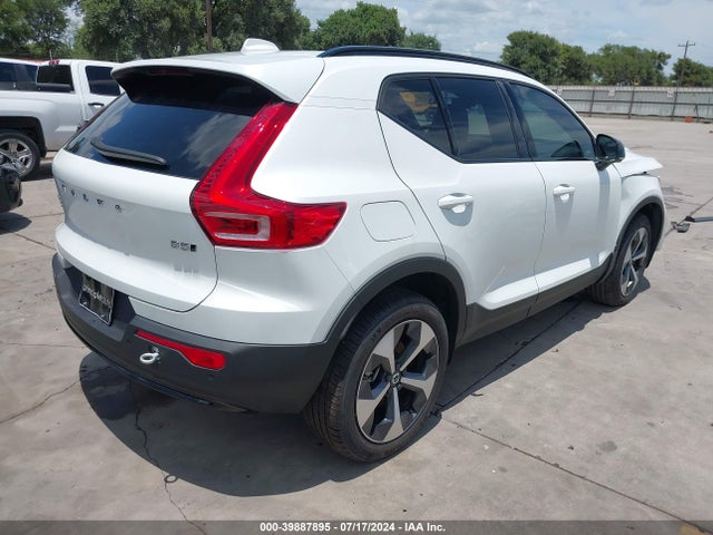 YV4L12UK0R2210291 Volvo Xc40 B5 Core Dark Theme