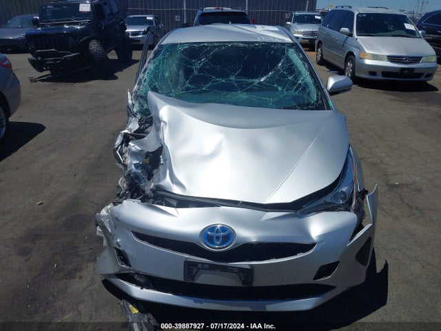 Toyota Prius Two 2016 JTDKBRFU0G3518409 Image 12