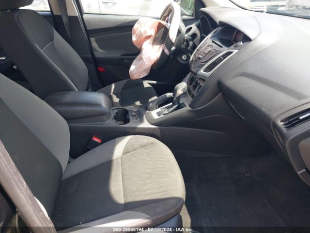 1FADP3K2XEL308821 Ford FOCUS SE