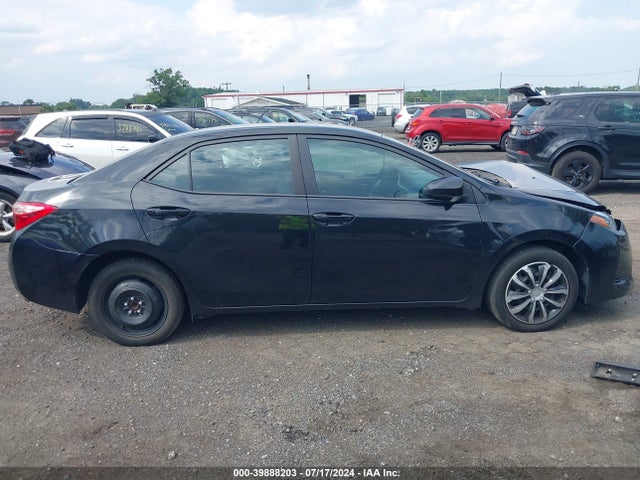 Toyota COROLLA LE 2018 5YFBURHE1JP852463 Image 13