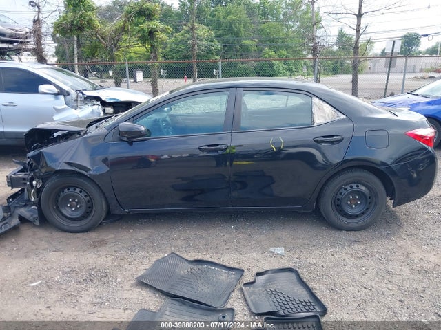 Toyota COROLLA LE 2018 5YFBURHE1JP852463 Image 14