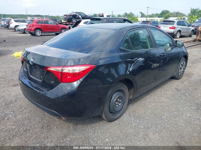Toyota COROLLA LE 2018 5YFBURHE1JP852463 Image 4
