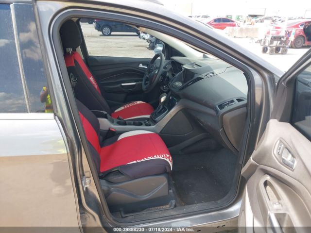 1FMCU0GX1EUA92610 Ford ESCAPE SE