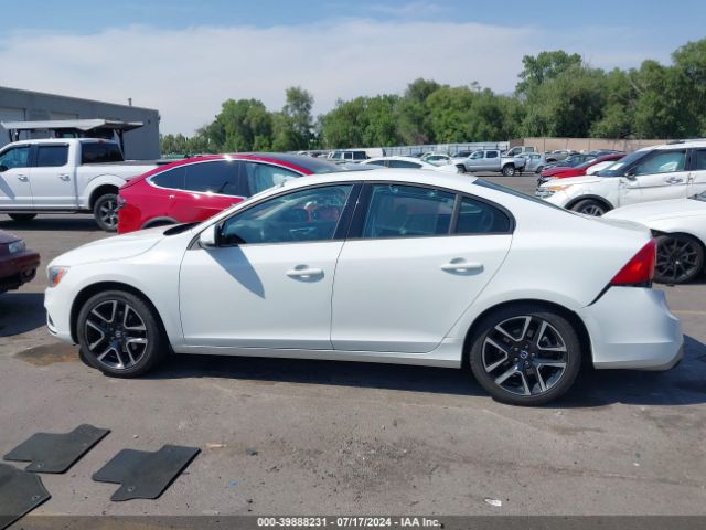 YV126MFL1H2421560 Volvo S60 T5 Dynamic