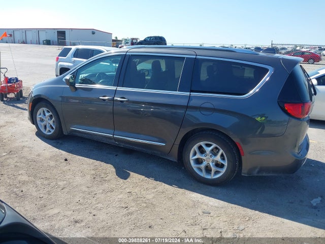 2C4RC1EG9JR101491 Chrysler Pacifica Touring L Plus