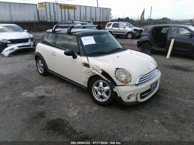 2011 MINI COOPER WMWSU3C54BT095943 Photo 0