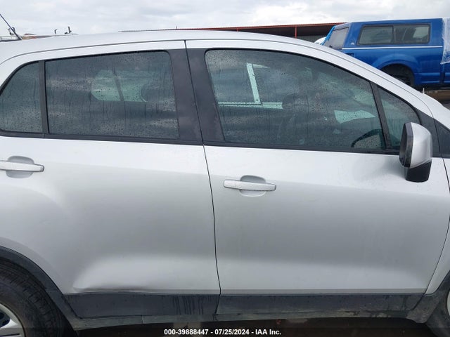 Chevrolet TRAX LS 2019 3GNCJKSB8KL162041 Image 13