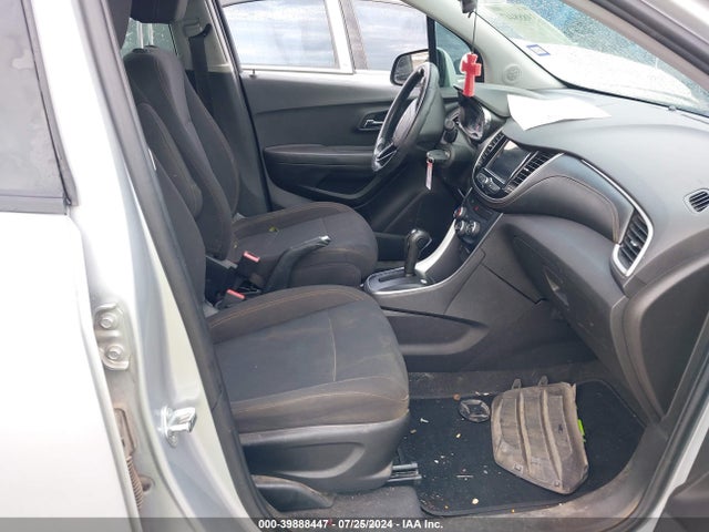 Chevrolet TRAX LS 2019 3GNCJKSB8KL162041 Image 5