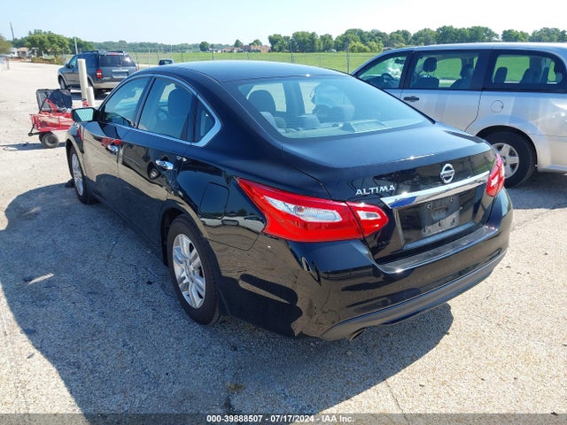 Nissan Altima 2.5 S 2017 1N4AL3AP8HC492334 Image 3