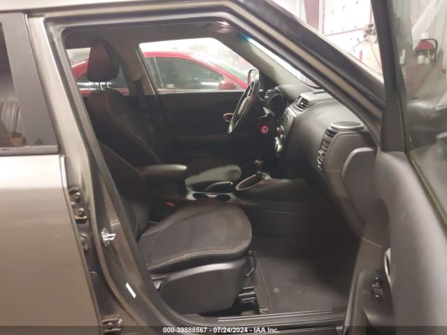 KNDJN2A27G7401421 KIA Soul