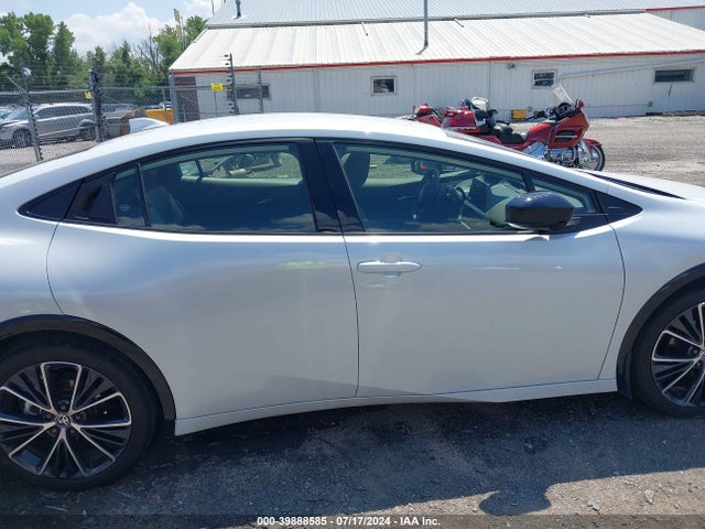 Toyota PRIUS XLE 2023 JTDACAAU5P3002502 Image 13