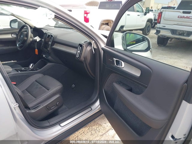 YV4L12UF3R2315748 Volvo Xc40 B5 Ultimate Bright Theme