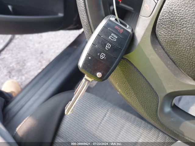 3KPFK4A77HE142520 KIA FORTE LX